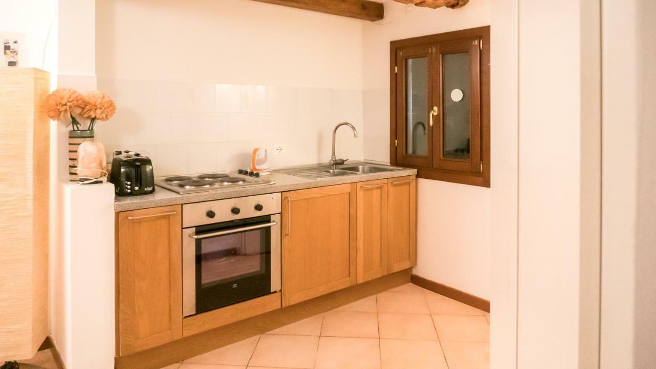 In The Heart Of Biennale Ac Wi-Fi Apartment Venesia Bagian luar foto